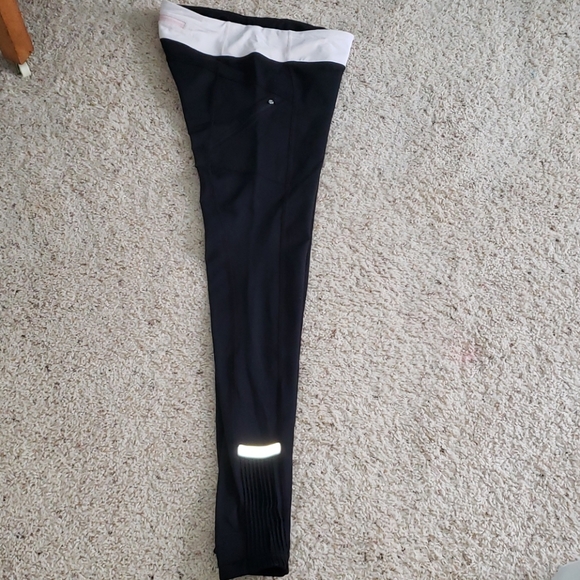 SOLD- Lululemon speed tights with ankle ruching - Picture 4 of 9